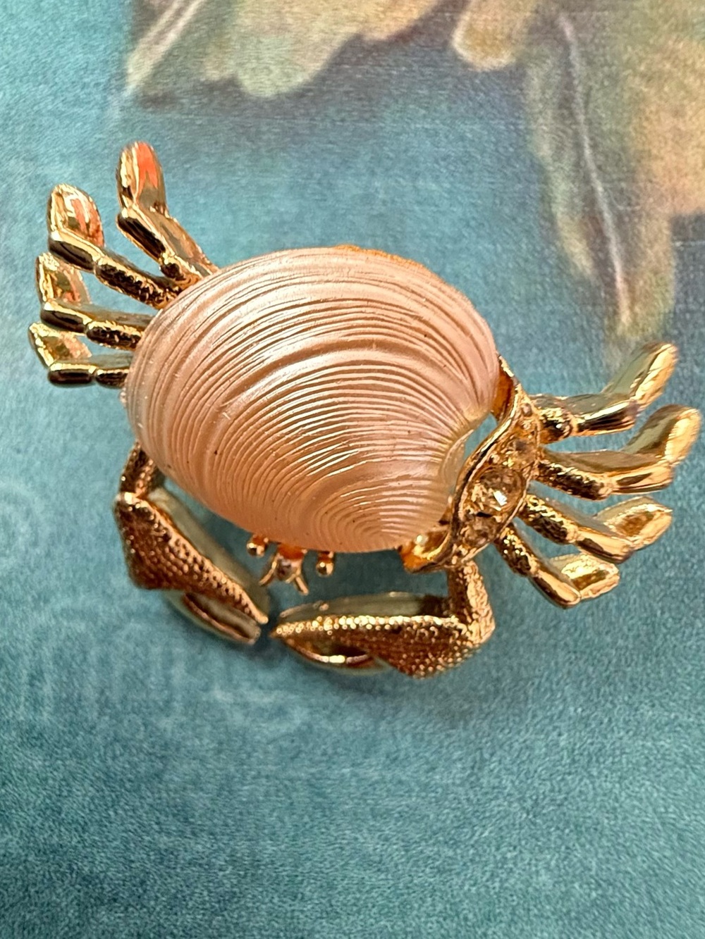 Gold-Tone Pink Shell Crab Brooch - Elegant Women's Jewelry